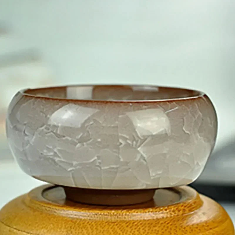 Pequena Vasilha de Cerâmica Japonesa Artesanal com Efeito Craquelado